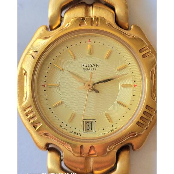 Vintage Pulsar Seiko Gold Watch: Japan-Made Excellence with Precision Quartz - Picture 1 of 9